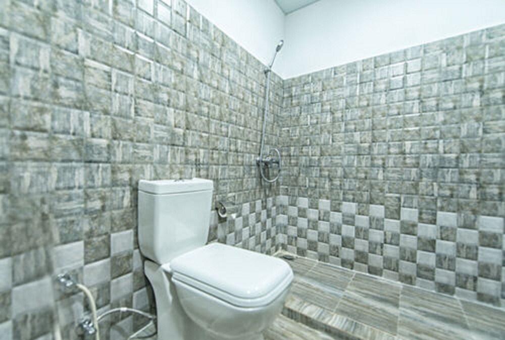 Metro City Hotel Коломбо Экстерьер фото
