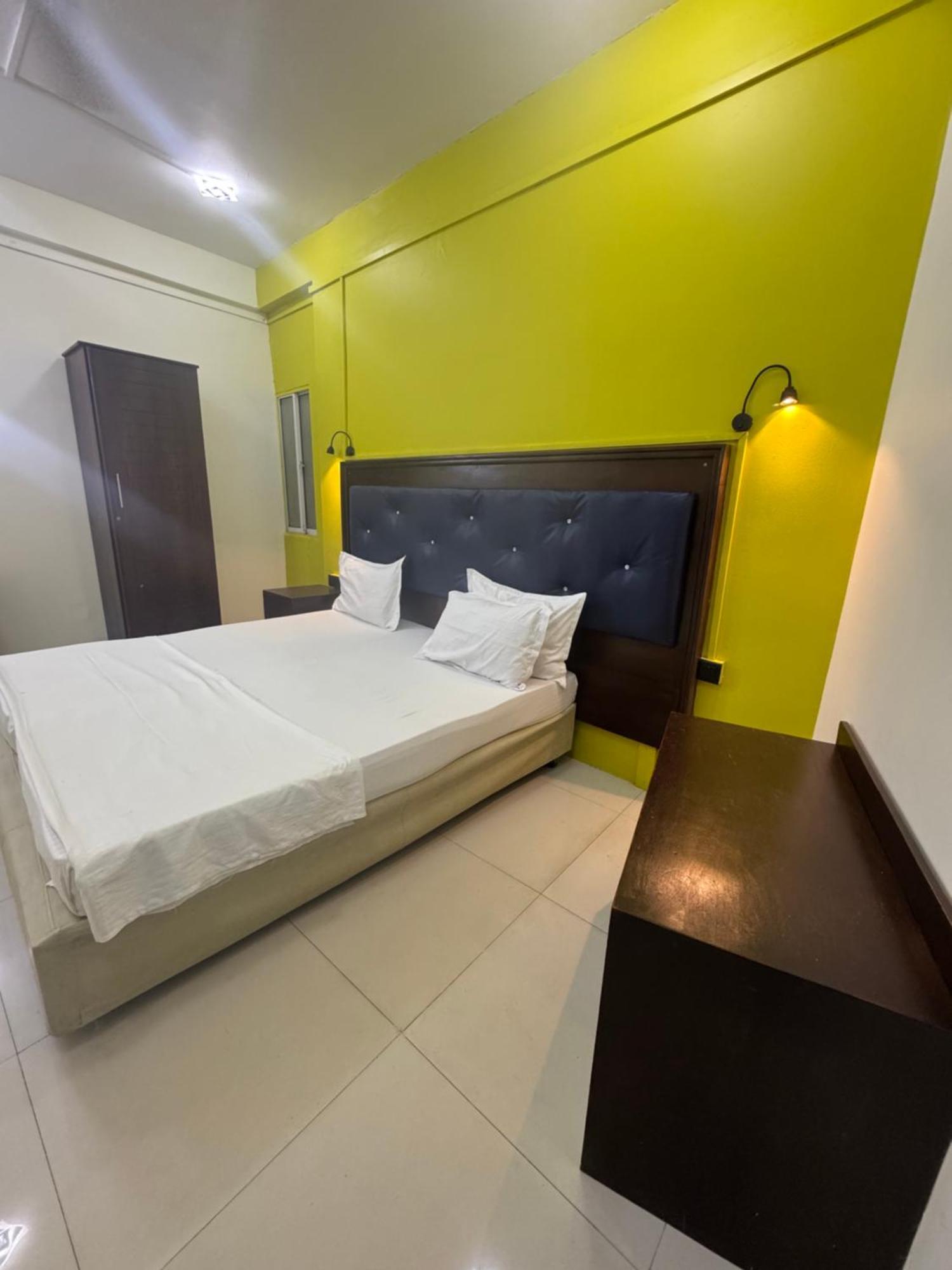 Metro City Hotel Коломбо Экстерьер фото