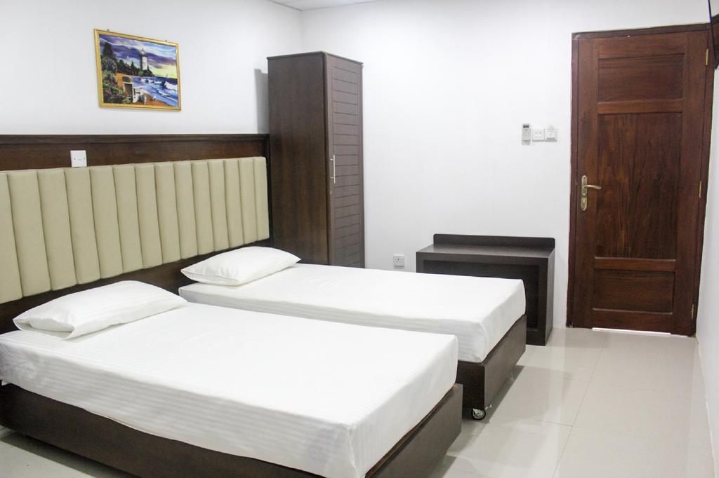 Metro City Hotel Коломбо Экстерьер фото