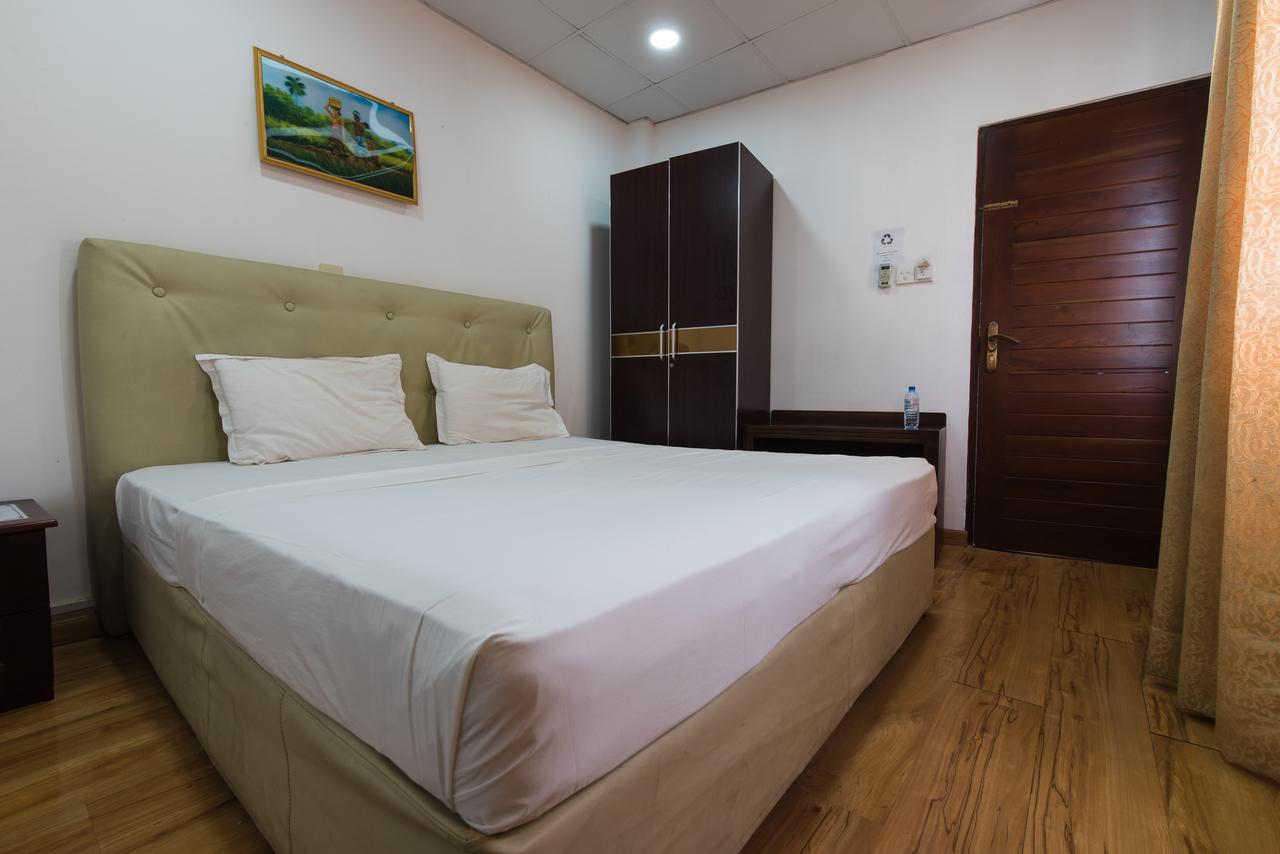 Metro City Hotel Коломбо Экстерьер фото