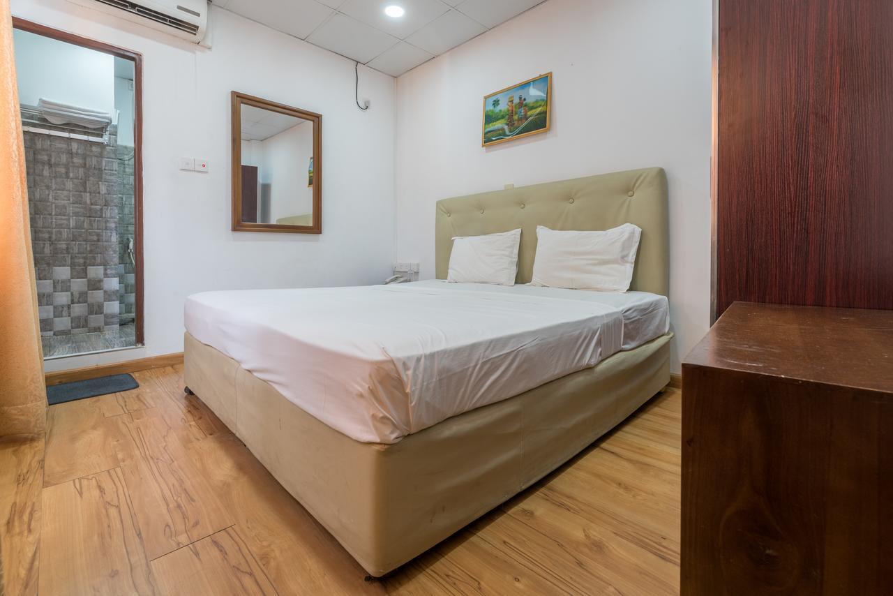 Metro City Hotel Коломбо Экстерьер фото