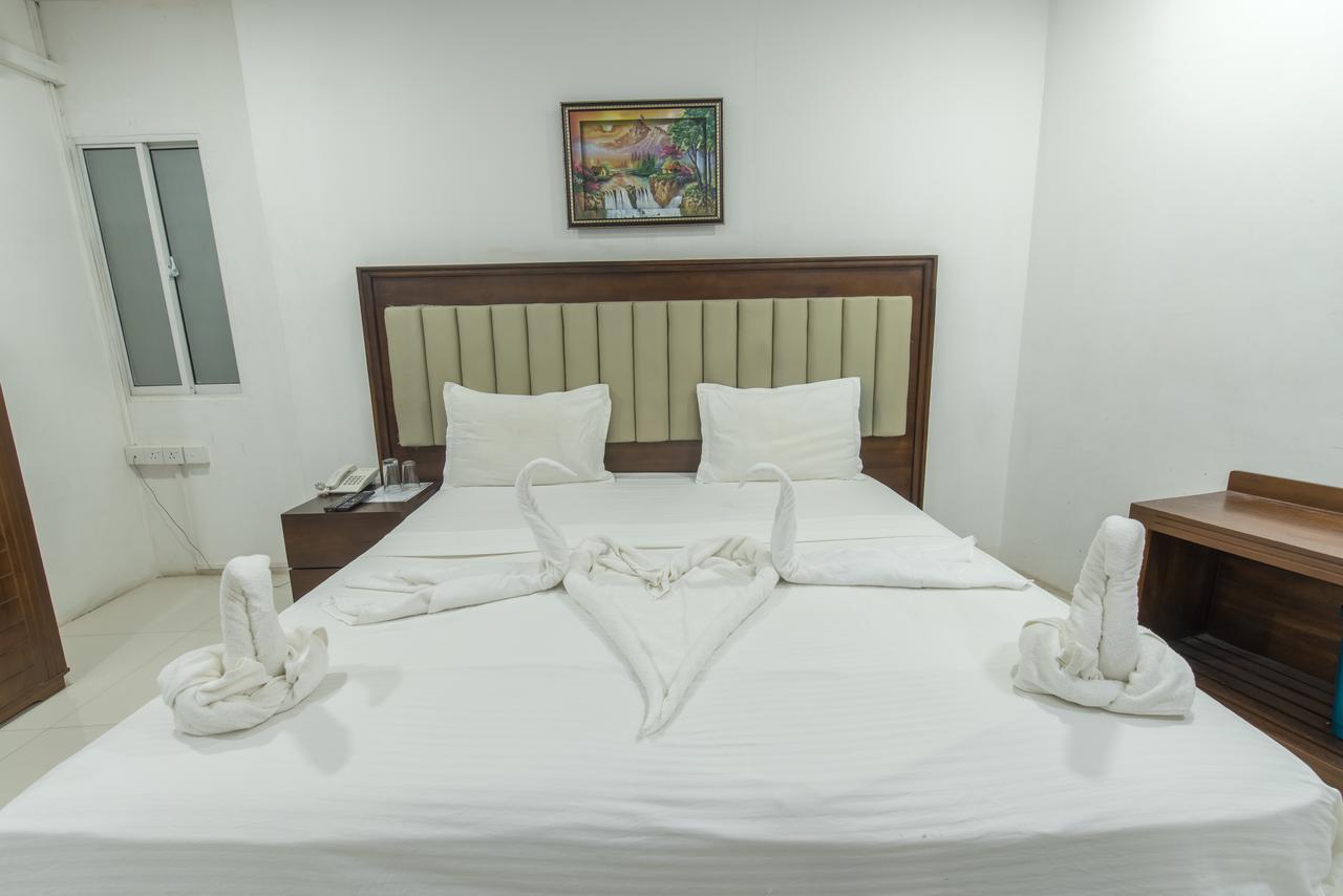 Metro City Hotel Коломбо Экстерьер фото