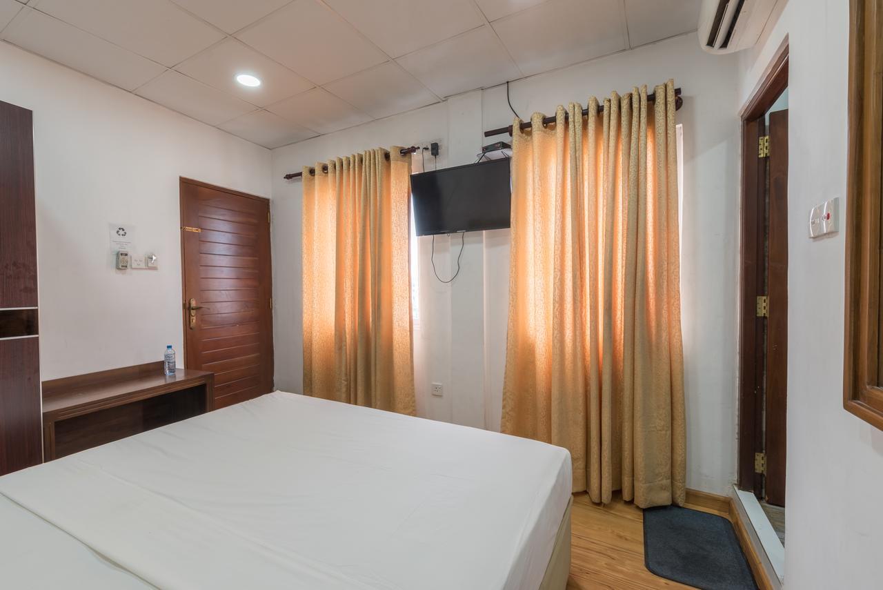 Metro City Hotel Коломбо Экстерьер фото