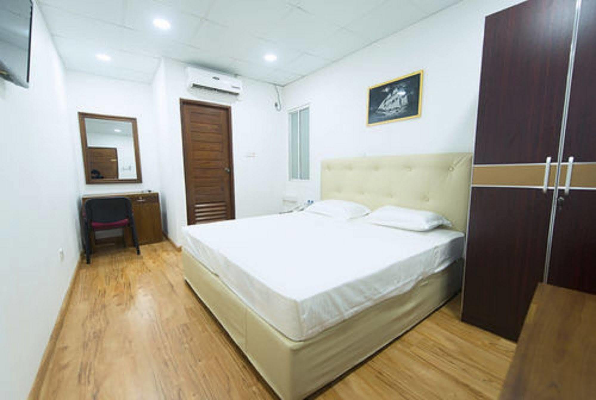 Metro City Hotel Коломбо Экстерьер фото