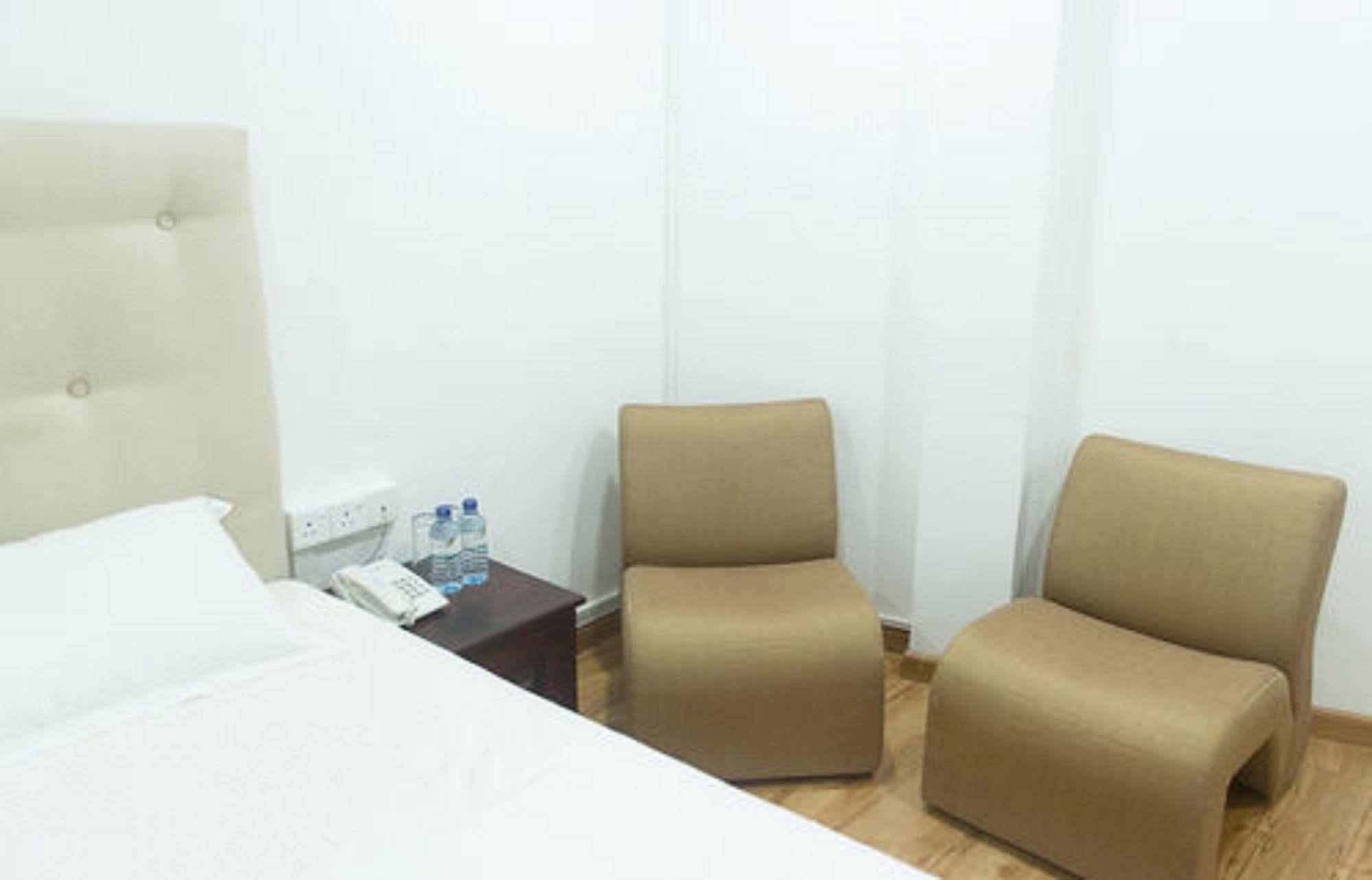 Metro City Hotel Коломбо Экстерьер фото