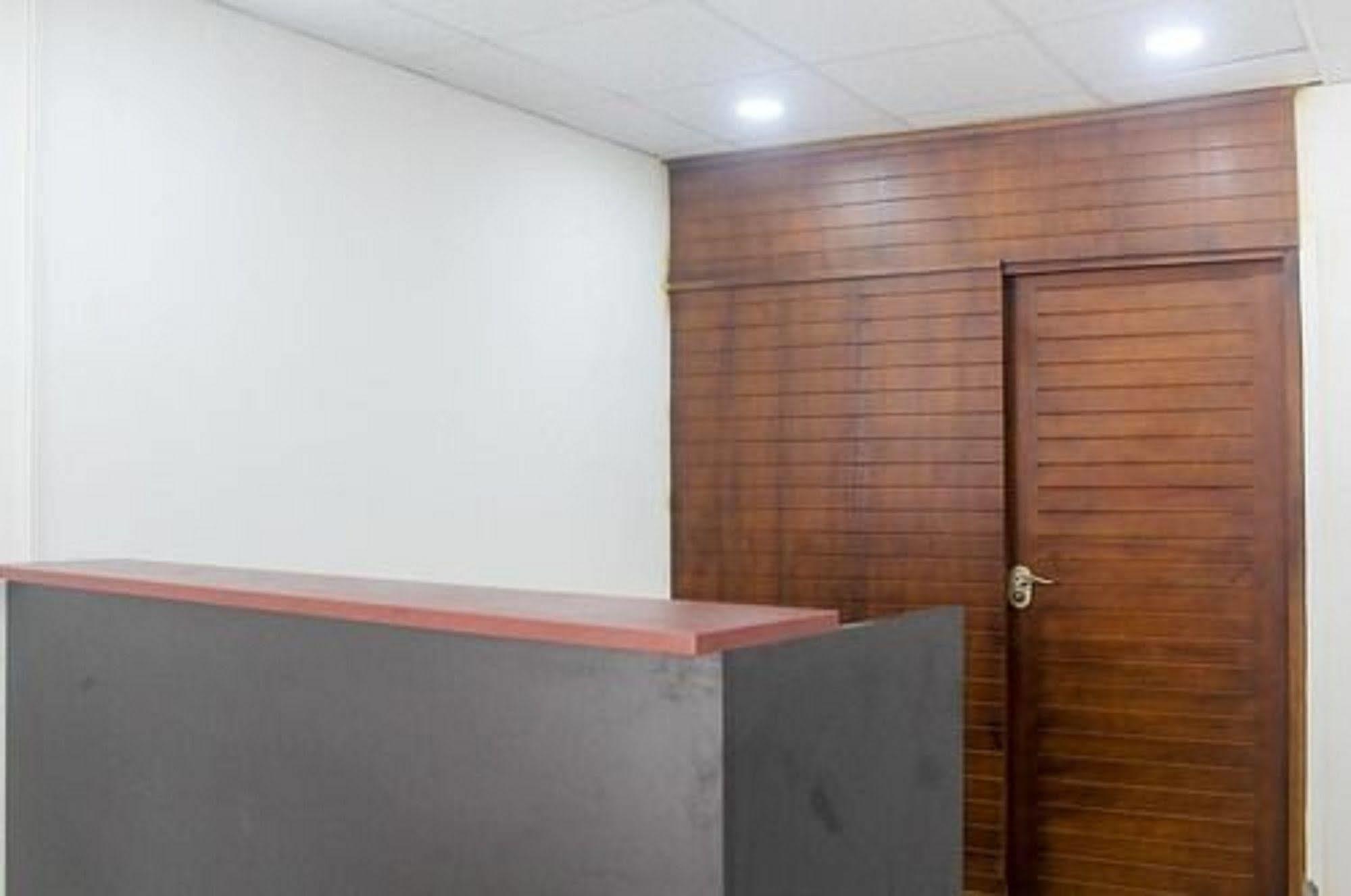 Metro City Hotel Коломбо Экстерьер фото